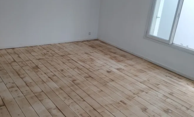 Pose de vernis sur un plancher en chêne à Pierrelatte, Pierrelatte, EURL Fontenelle